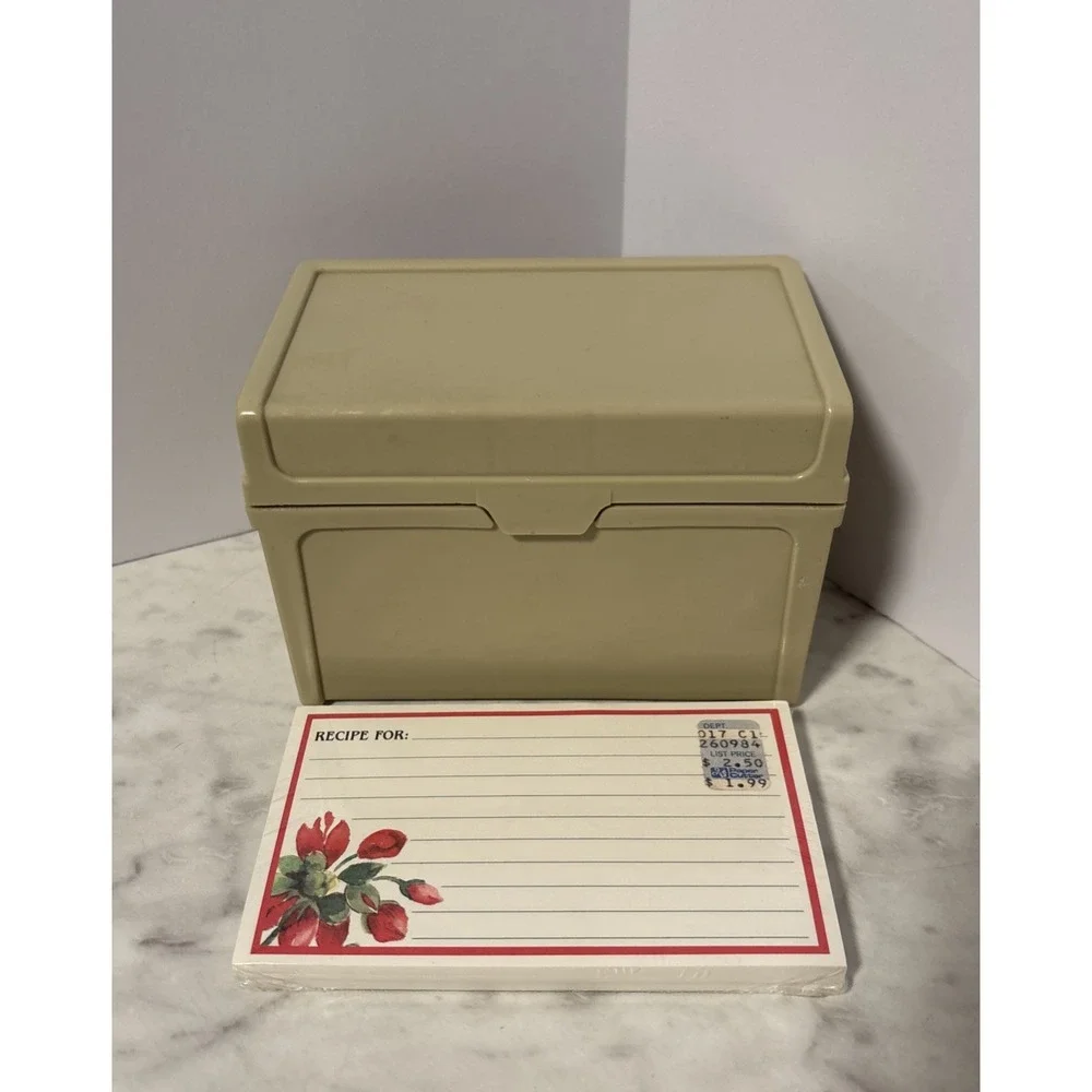 Vintage 70s Plastic Beige Recipe Box‎ With New In Package 40 Recipe Cards